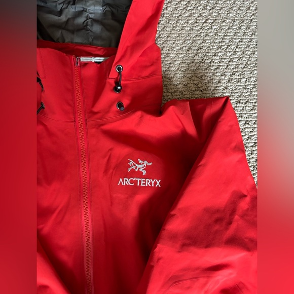 Arc’teryx Gore-Tex ProShell women’s jacket - Picture 2 of 8